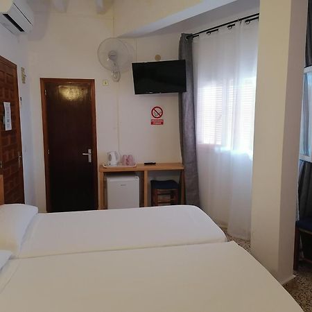 Hostal Pepe San Ferrán de ses Roques Exterior photo
