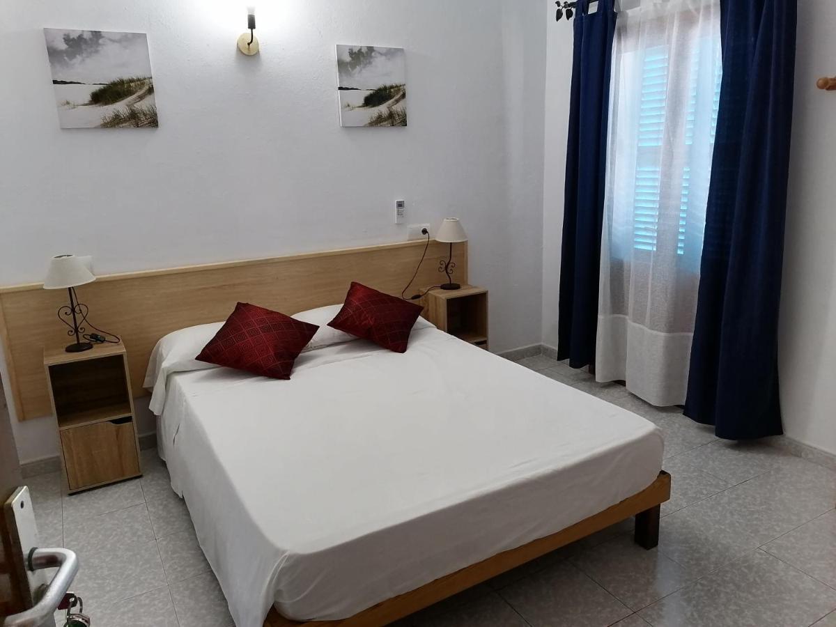 Hostal Pepe San Ferrán de ses Roques Exterior photo