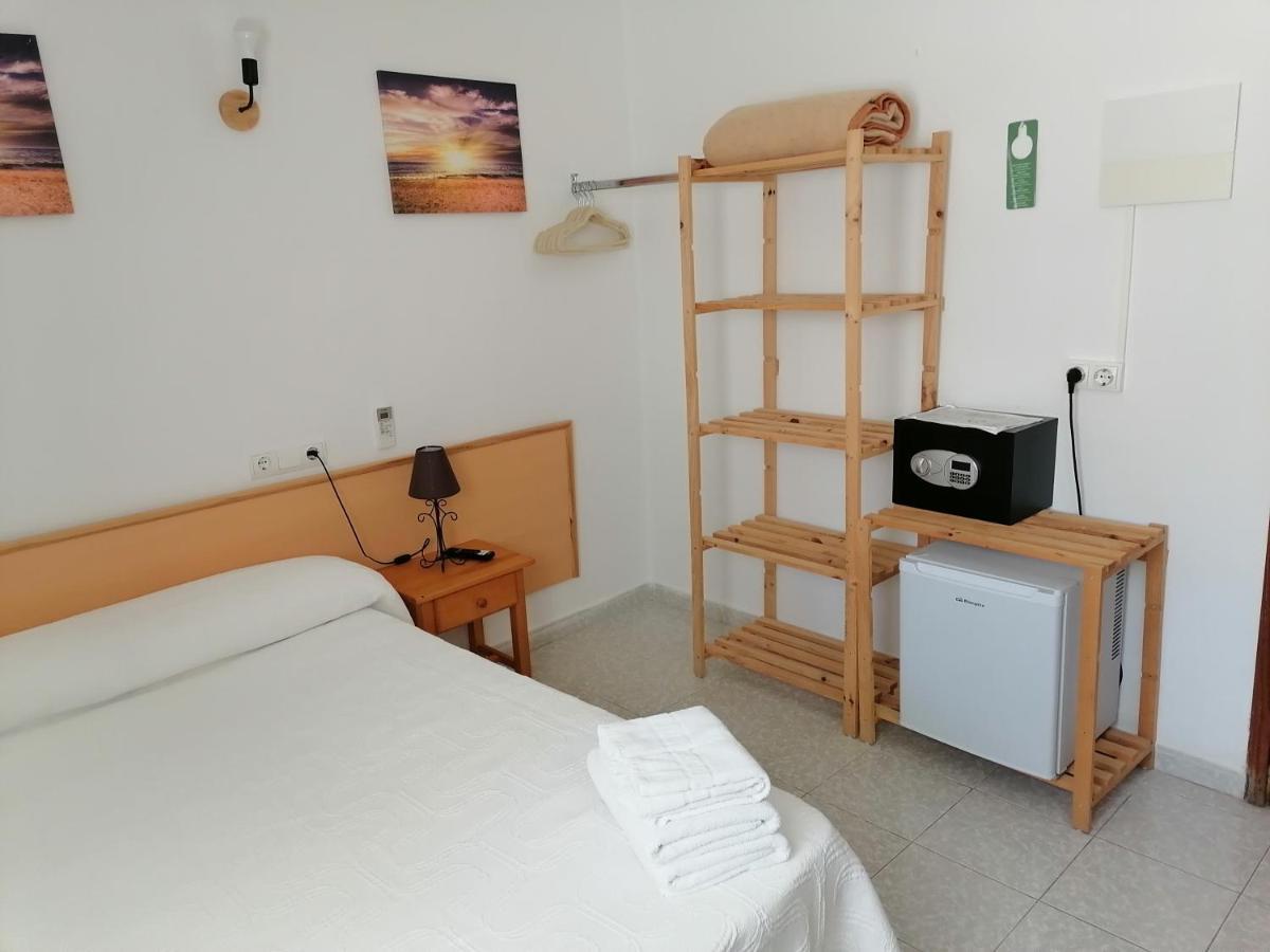 Hostal Pepe San Ferrán de ses Roques Exterior photo