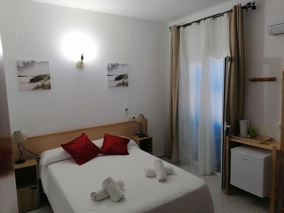Hostal Pepe San Ferrán de ses Roques Exterior photo