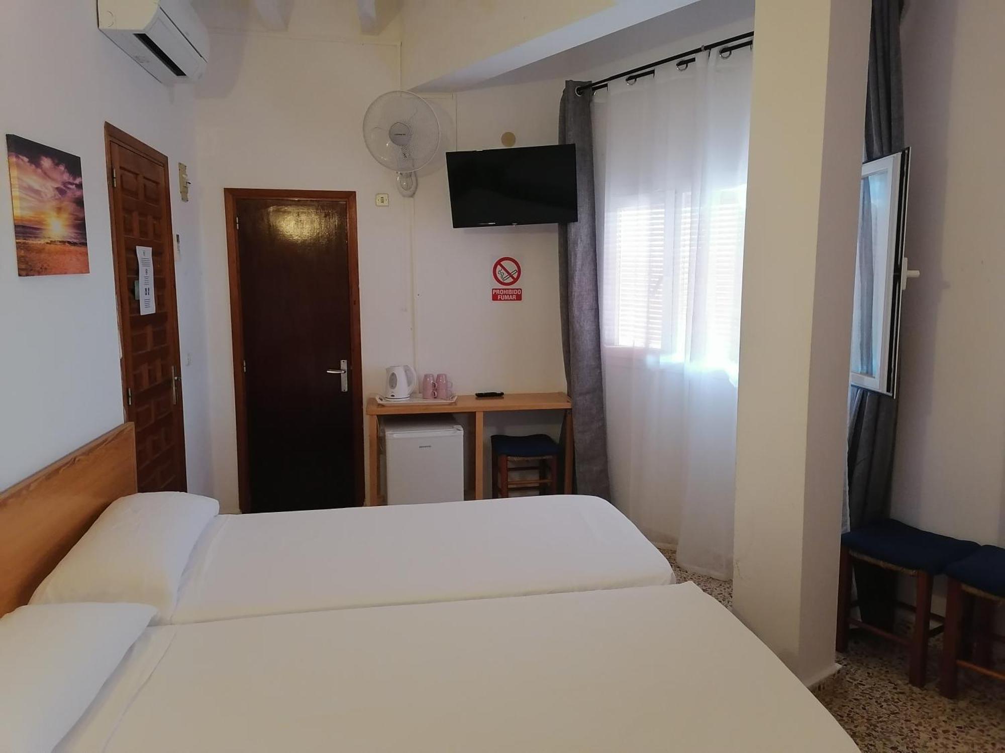 Hostal Pepe San Ferrán de ses Roques Exterior photo